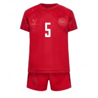 Koszulka piłkarska Dania Joakim Maehle #5 Strój Domowy dla dzieci MŚ 2022 tanio Krótki Rękaw (+ Krótkie spodenki)